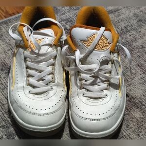 Jordan Men's White and Yellow Sneakers